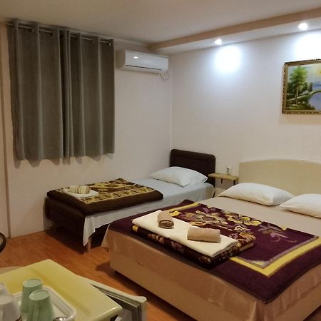 Rooms Jancic Улцинь Екстер'єр фото