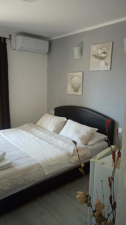 Rooms Jancic Улцинь Екстер'єр фото