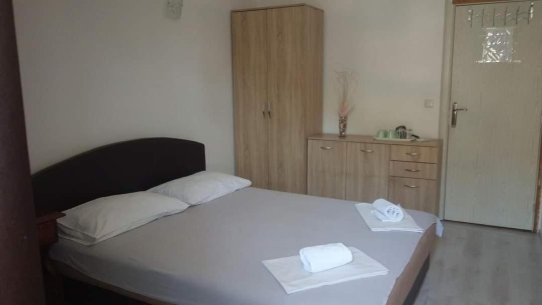 Rooms Jancic Улцинь Екстер'єр фото